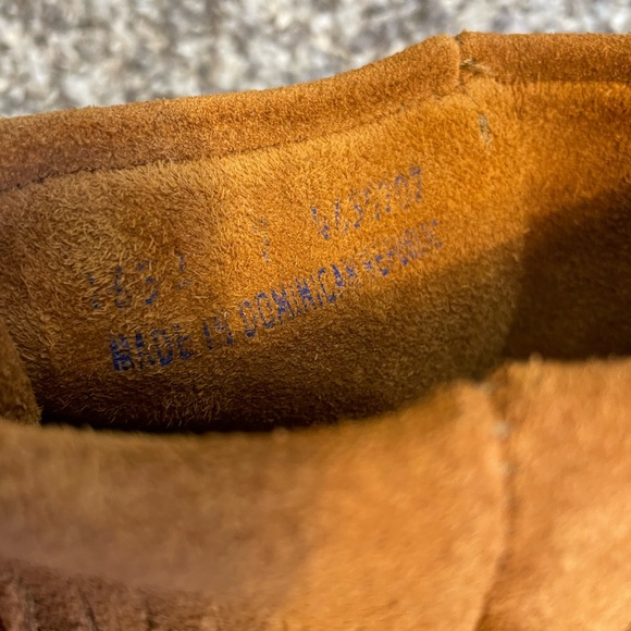 Almost NEW Minnetonka Women's 3-Layer Fringe Boot  size 7 - Picture 9 of 14